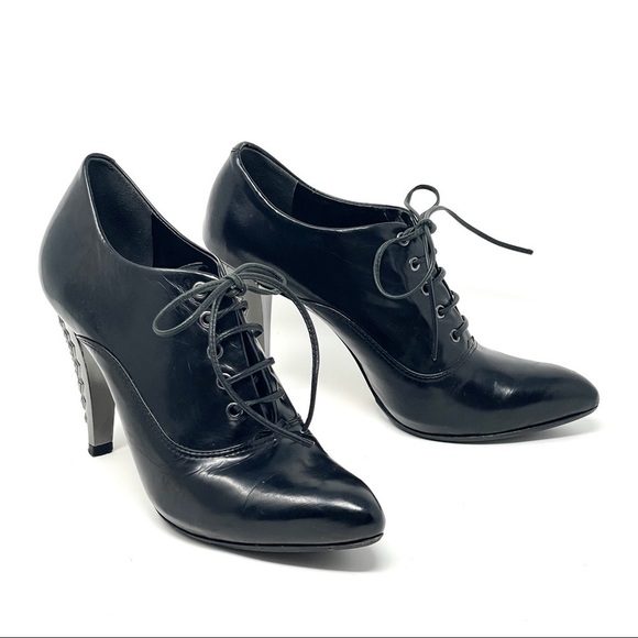 Schutz Patent Leather Mirror Heeled Vibram Lace Up Ankle Booties Size 7 - Picture 1 of 7